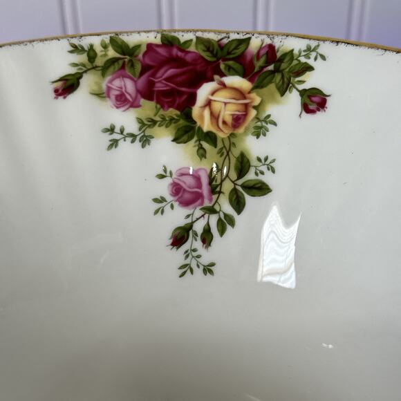 Royal Albert Vintage Old Country Roses Fluted, Footed Round Bowl 9.50” - Picture 5 of 7